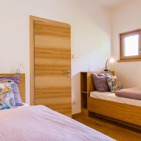 Julias Guesthouse Ora / Auer Luaran gambar