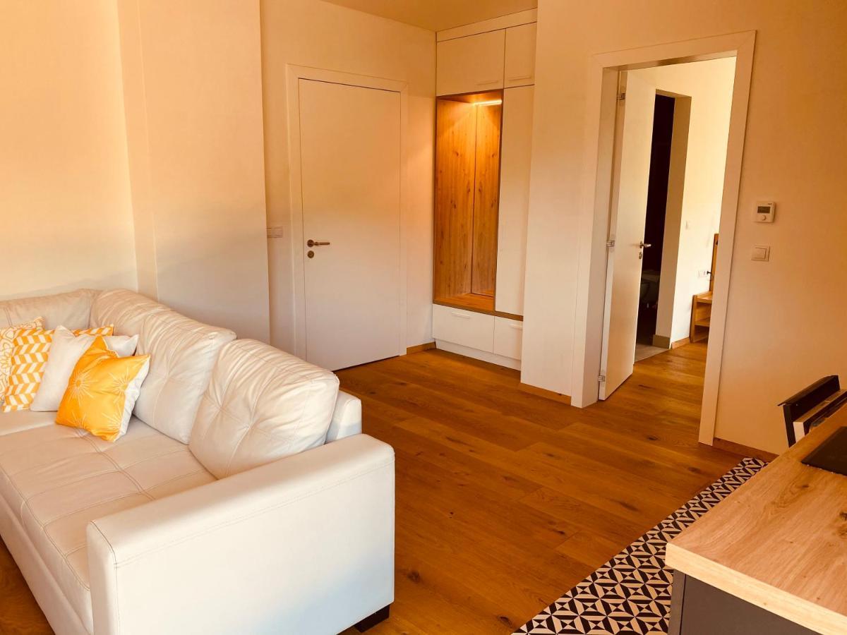 Julias Guesthouse Ora / Auer Luaran gambar