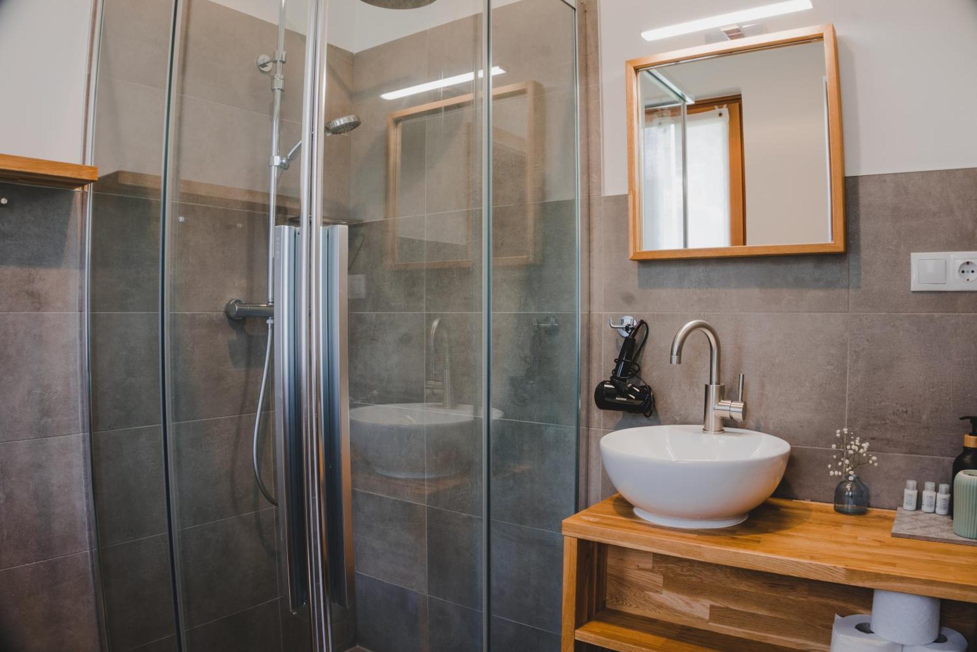 Julias Guesthouse Ora / Auer Luaran gambar