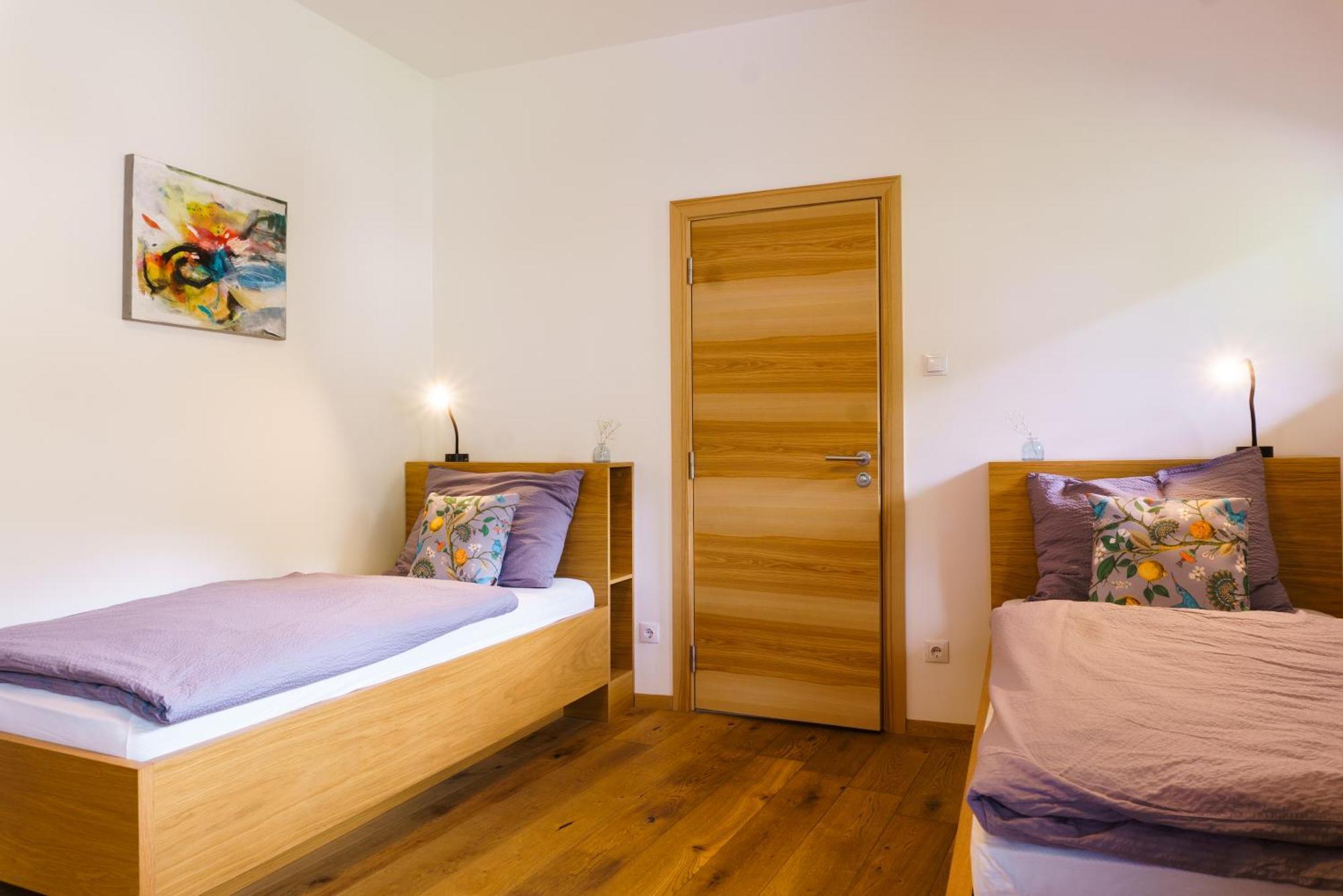 Julias Guesthouse Ora / Auer Luaran gambar